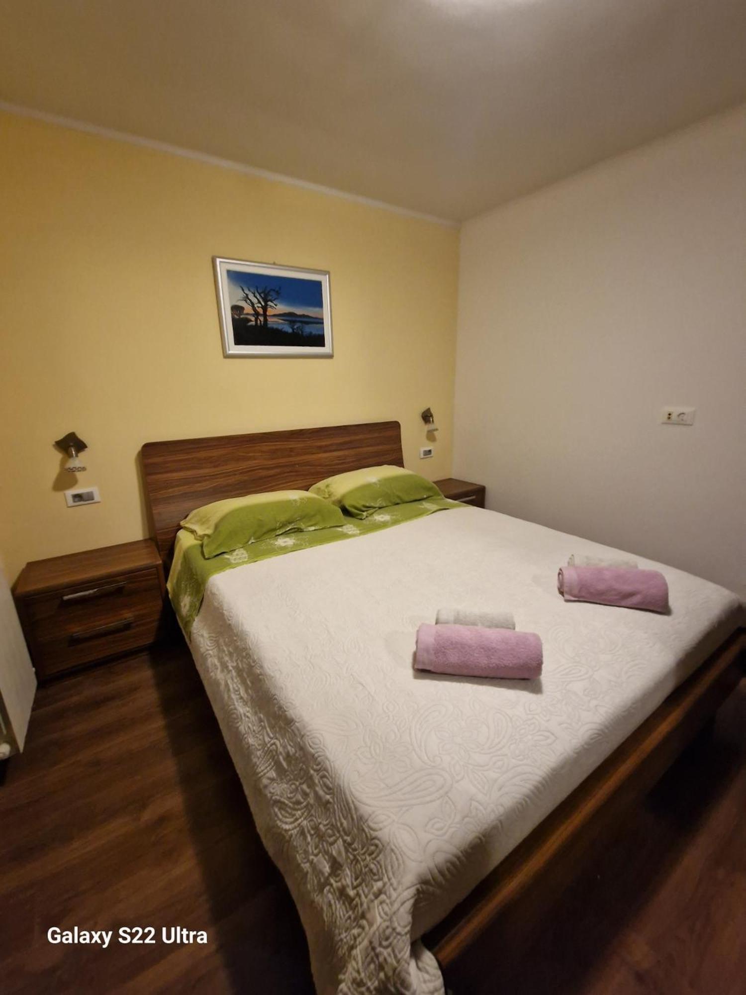 Apartments Uzila Family Mugeba Esterno foto