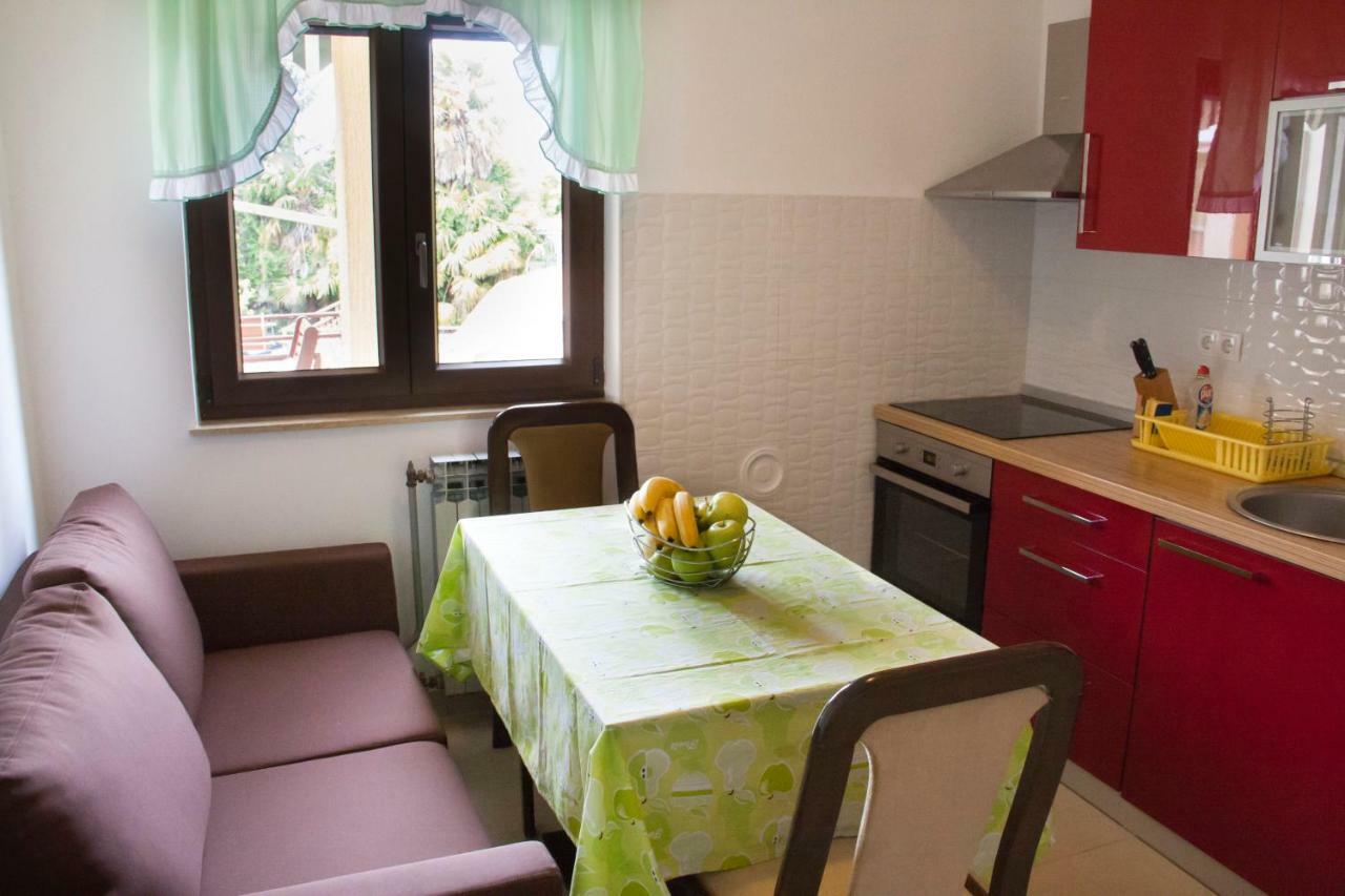 Apartments Uzila Family Mugeba Esterno foto