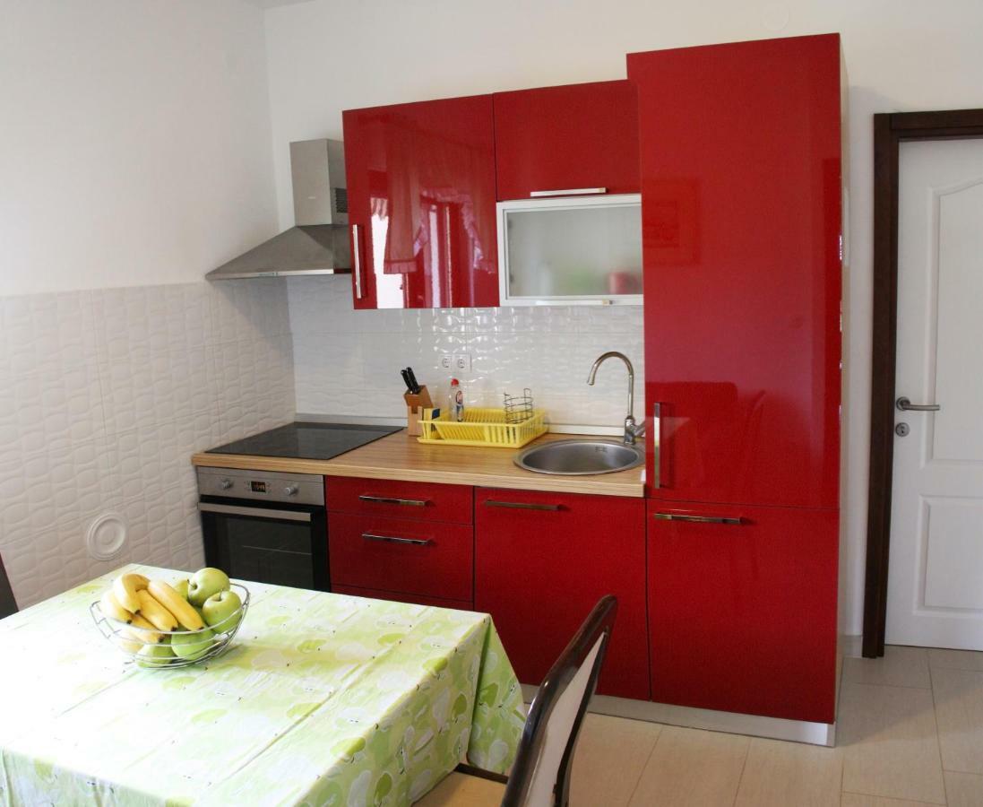Apartments Uzila Family Mugeba Esterno foto